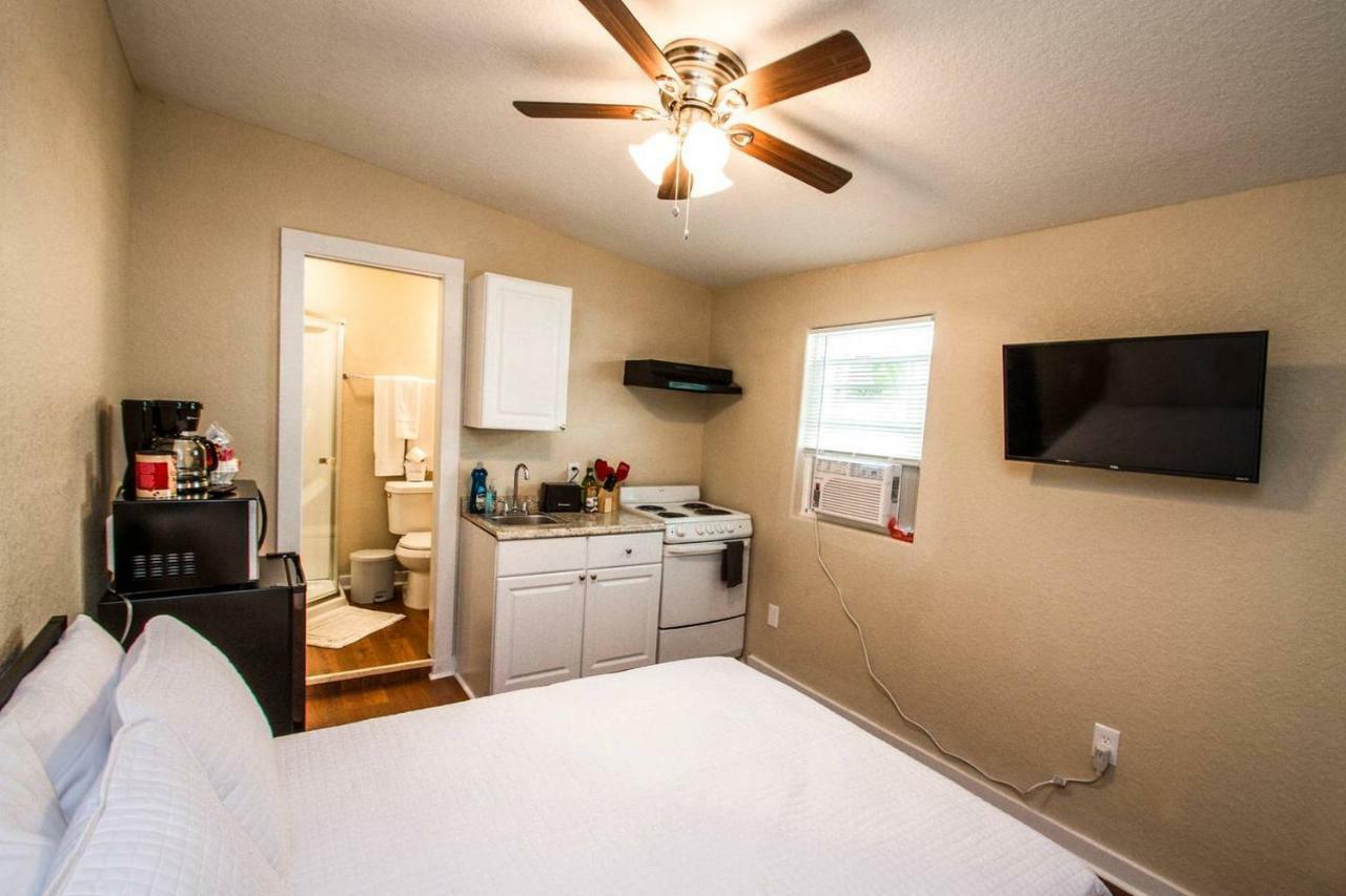 Remodeled Studio Near Downtown Apartment San Antonio Bagian luar foto