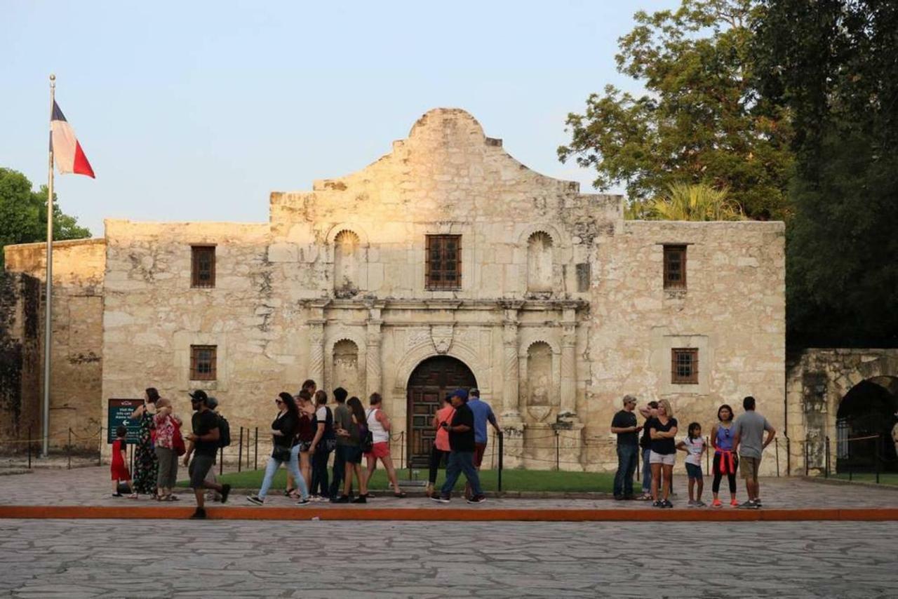 Remodeled Studio Near Downtown Apartment San Antonio Bagian luar foto